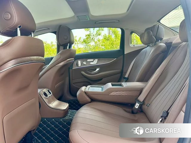 Mercedes-Benz E-class id 4368198 из Китая 9