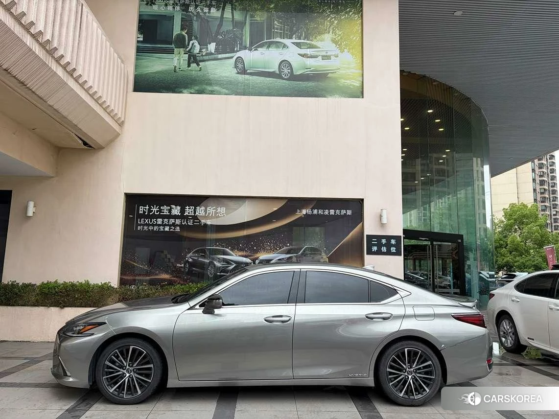 Lexus ES id 4462060 из Китая 13