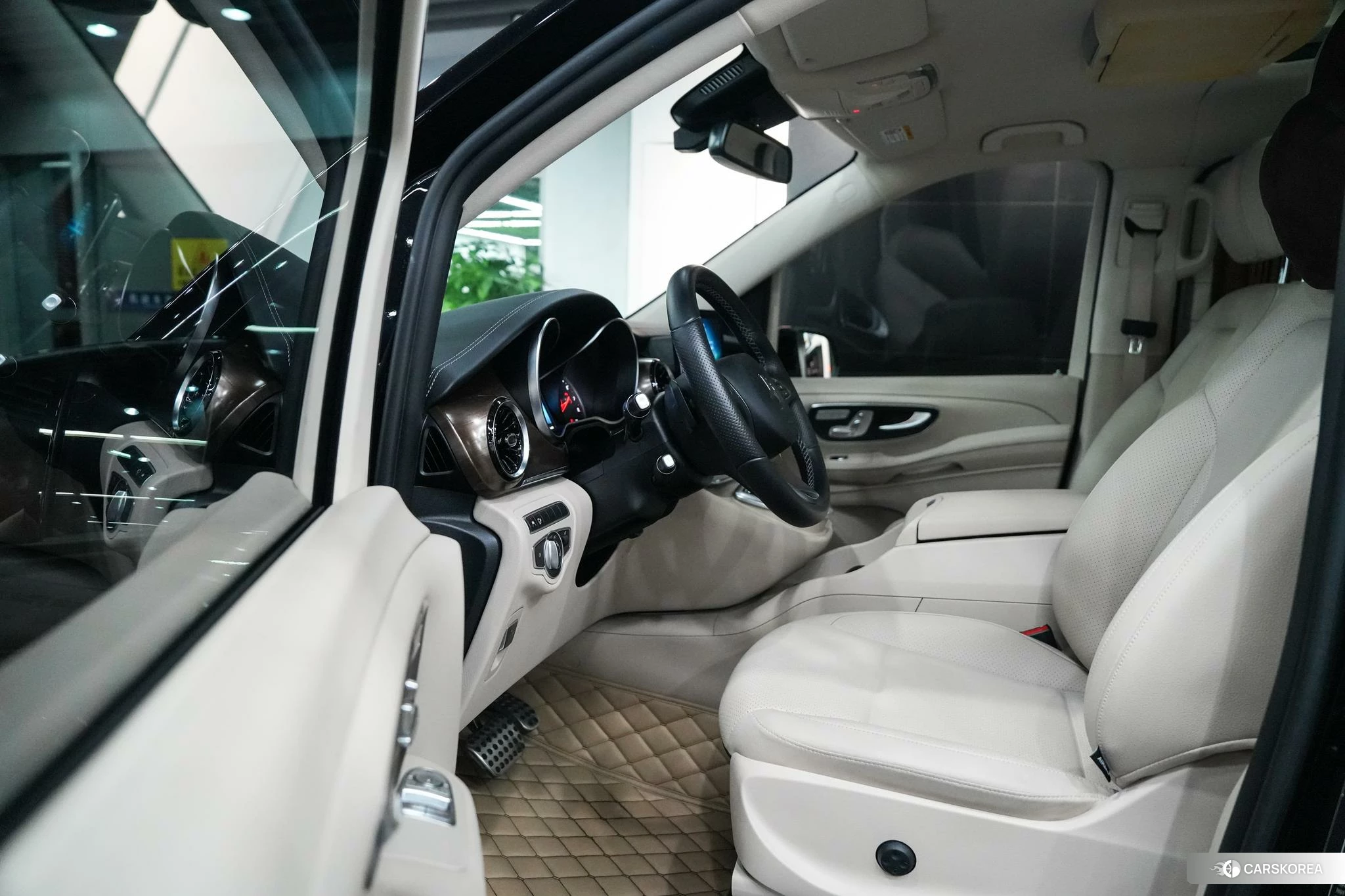 Mercedes-Benz V-class id 4487553 из Китая 28