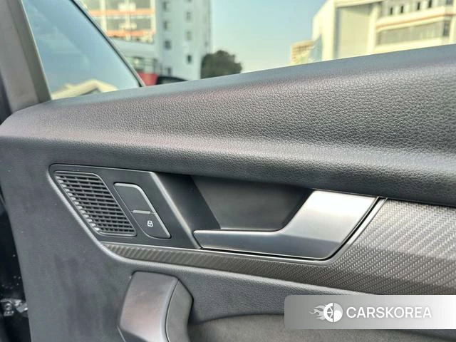 Audi Q5L Sportback id 4213168 из Китая 43