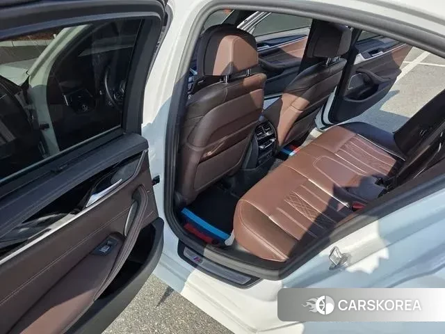 BMW 5 Series (G30) id 3591360 из Кореи 18