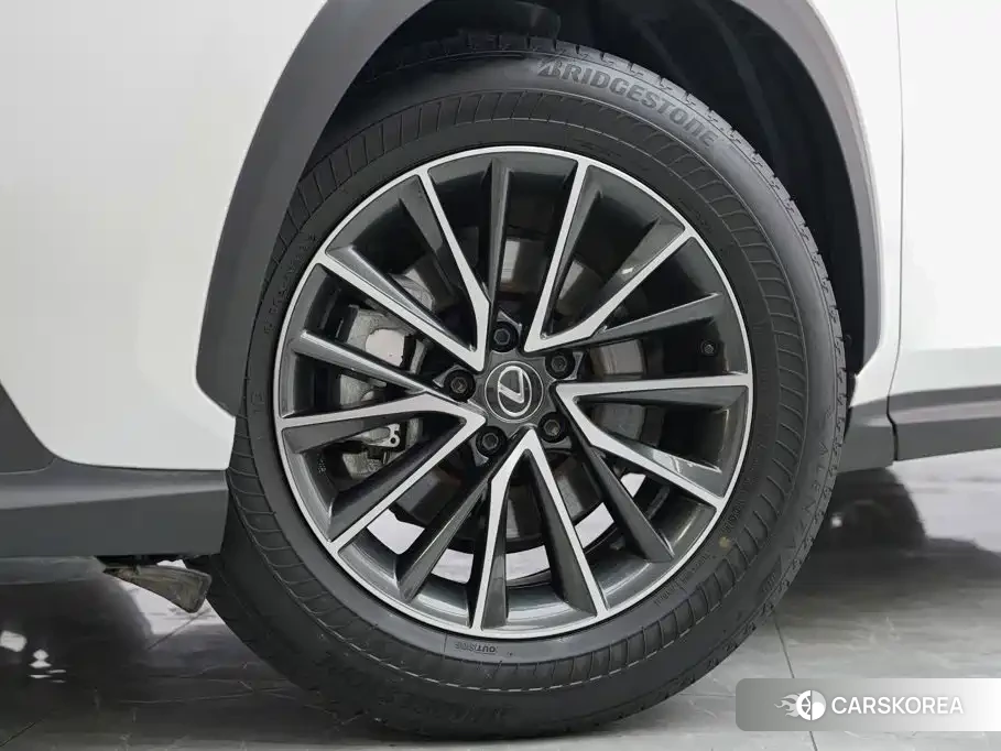 Lexus NX id 4628084 из Китая 15
