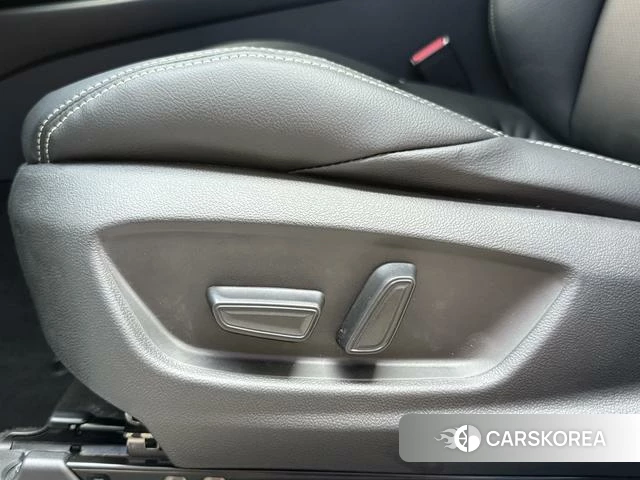 Toyota C-HR id 4255769 из Китая 23