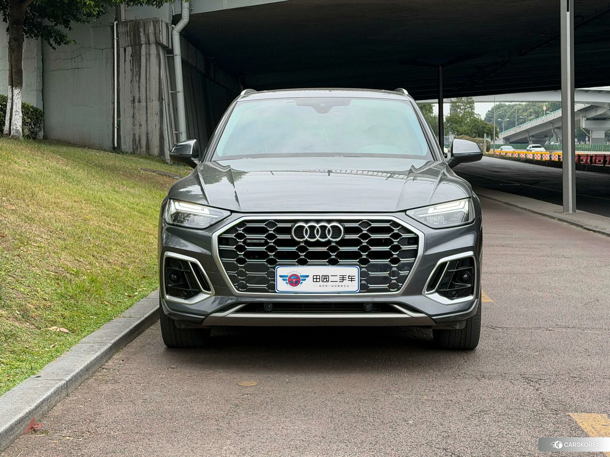 Audi Q5L id 4455732 из Китая 11