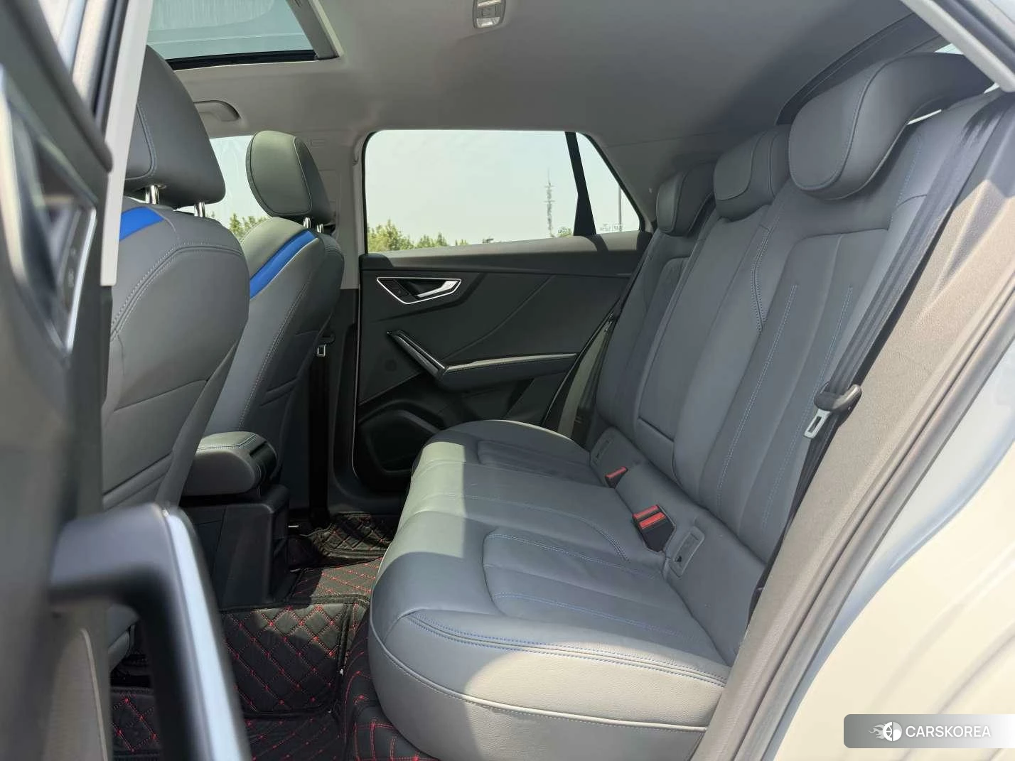Audi Q2L id 4419139 из Китая 20