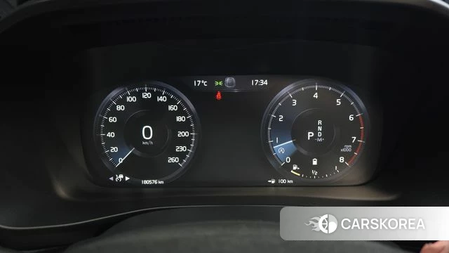 Volvo XC40 id 3878945 из Кореи 18