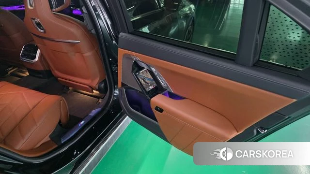 BMW 7 Series (G70) id 3952758 из Кореи 8