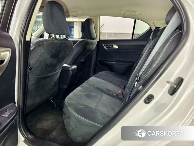 Lexus CT id 4220076 из Китая 19