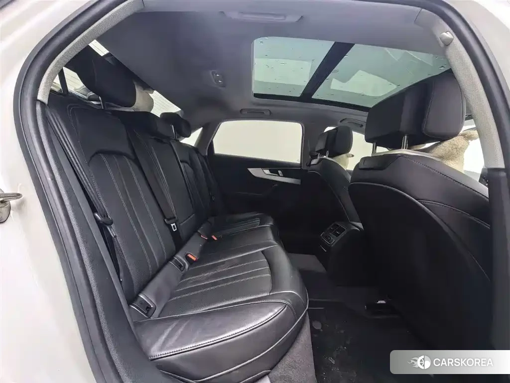 Audi A4L id 4601738 из Китая 23