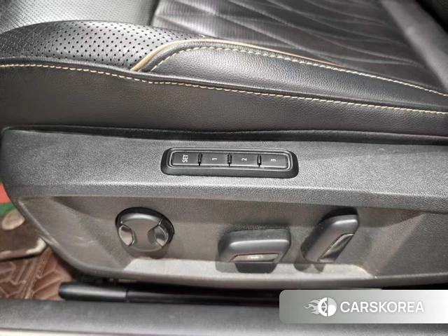 Volkswagen Passat id 4279061 из Китая 9