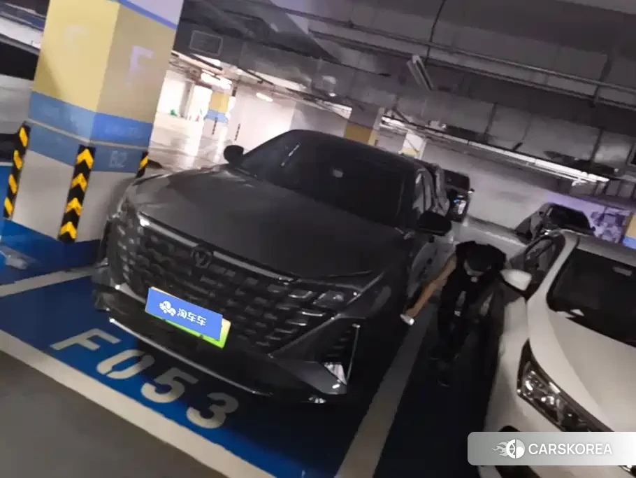 Chang'an UNI-Z New Energy id 4659840 из Китая 14
