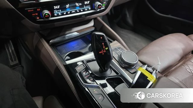 BMW 5 Series (G30) id 3867568 из Кореи 18