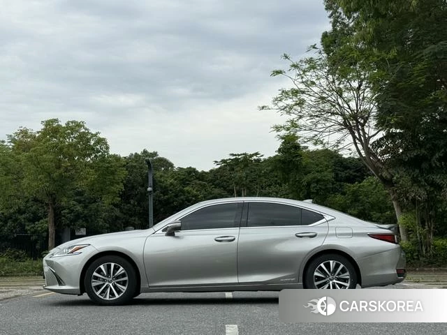 Lexus ES id 4300473 из Китая 10