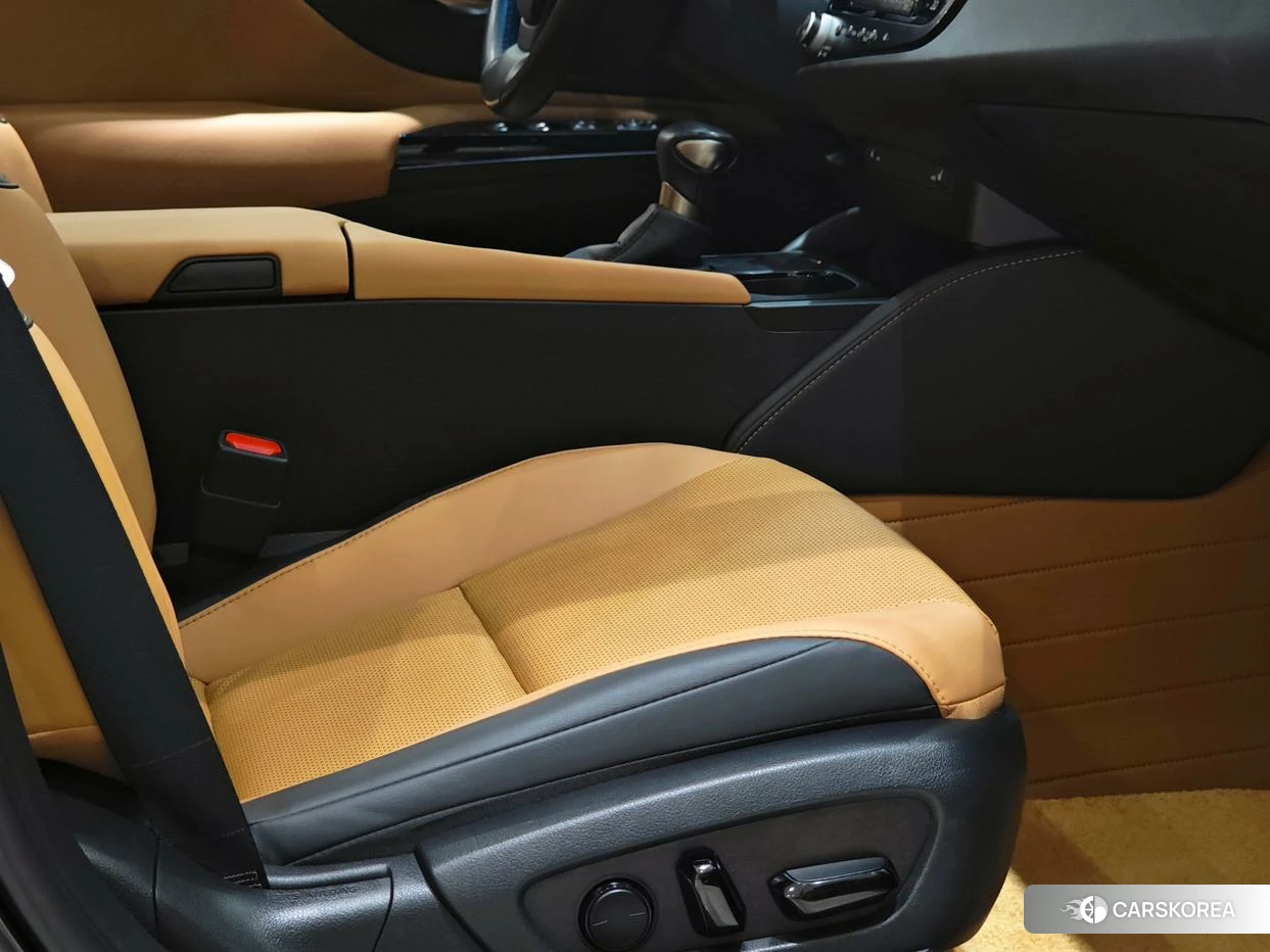 Lexus ES id 4499102 из Китая 10