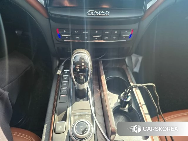 Maserati Ghibli id 3814445 из Кореи 17