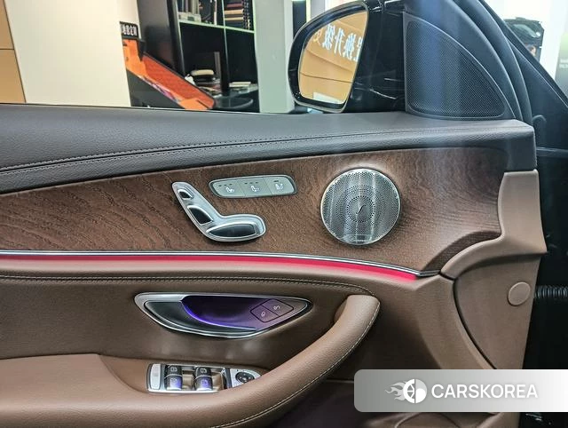 Mercedes-Benz E-class id 4276811 из Китая 19
