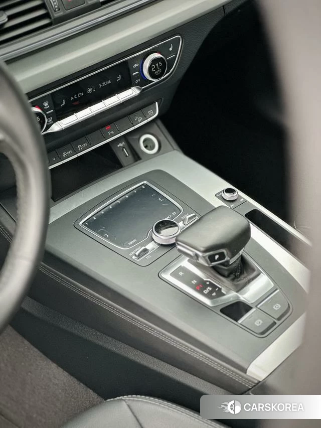Audi Q5L id 4278775 из Китая 8