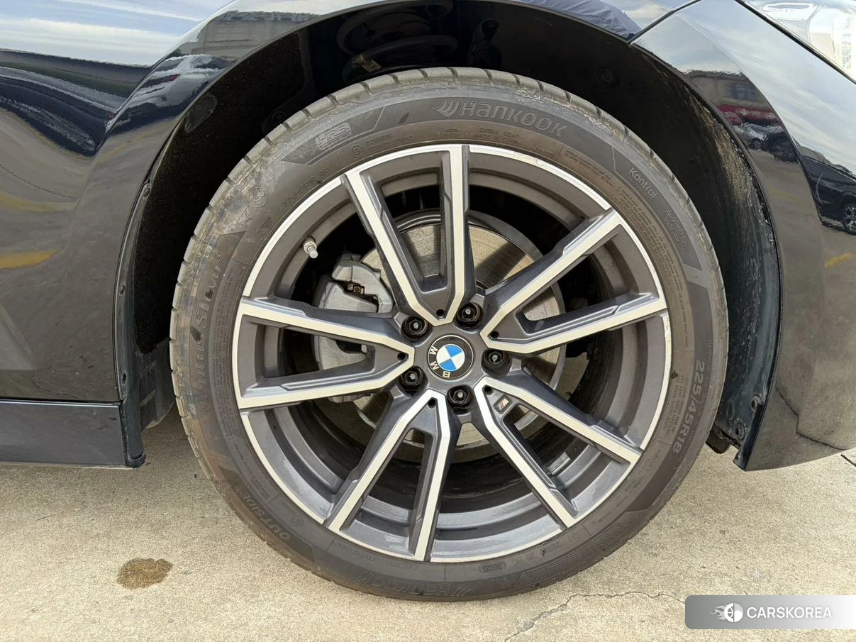 BMW 3 series id 4455342 из Китая 21