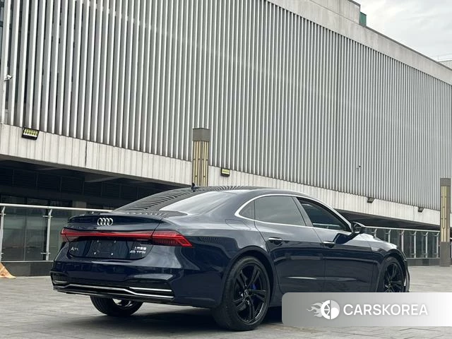 Audi A7L id 4261799 из Китая 12