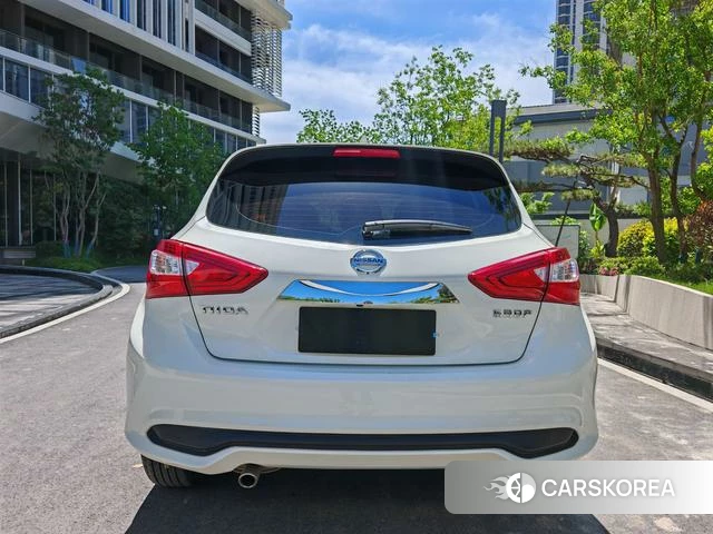 Nissan TIIDA id 4272844 из Китая 8
