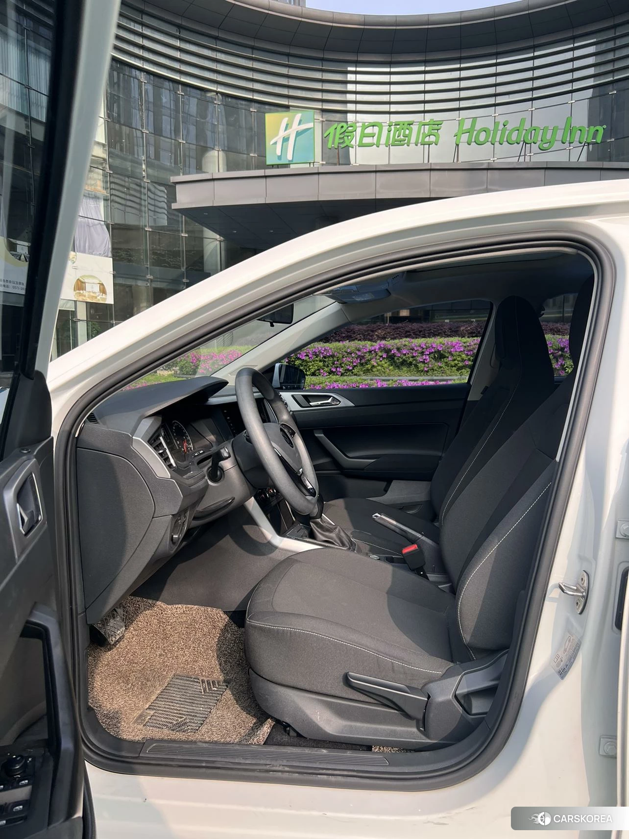 Volkswagen Polo id 4413391 из Китая 10