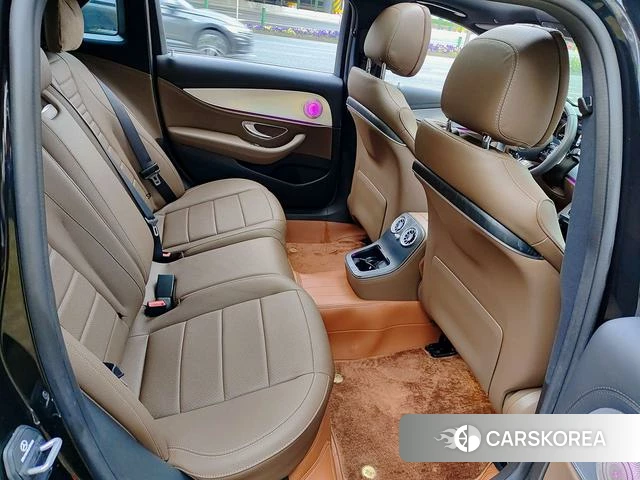 Mercedes-Benz E-class id 4264907 из Китая 9