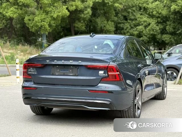 Volvo S60 PHEV id 4238356 из Китая 15