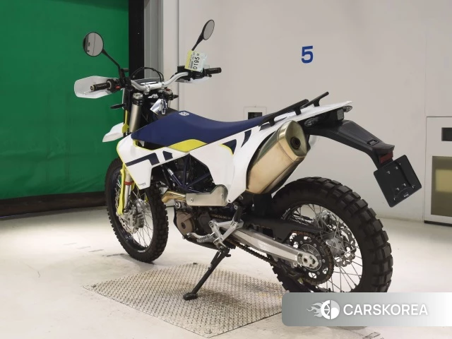Husqvarna 701 ENDURO id 4348061 из Японии 8