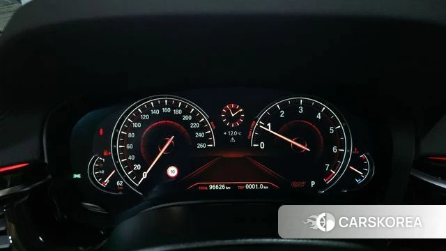 BMW 5 Series (G30) id 3808192 из Кореи 18