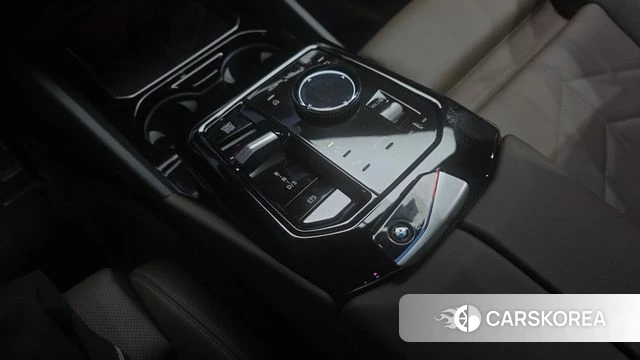 BMW 5 Series (G60) id 4578894 из Кореи 31