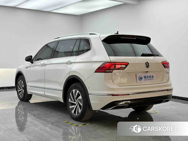 Volkswagen Tiguan L PHEV id 3889108 из Китая 25