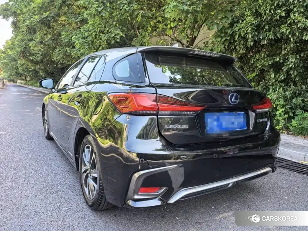 Lexus CT id 4622597 из Китая 8