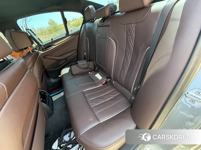 BMW 5 Series (G30) id 4195047 из Кореи 8