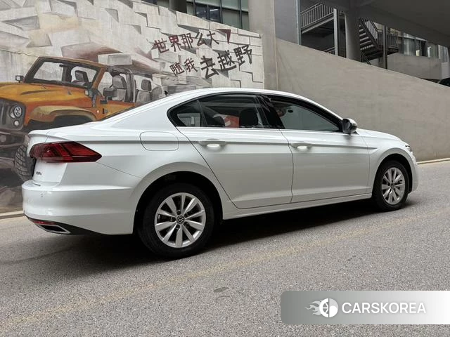 Volkswagen Bora id 4328649 из Китая 10