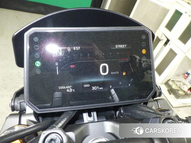 Yamaha MT-09 SP id 3945916 из Японии 32