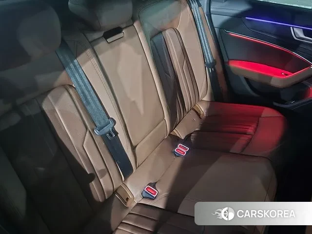 Audi A6 (C8) id 3760078 из Кореи 13