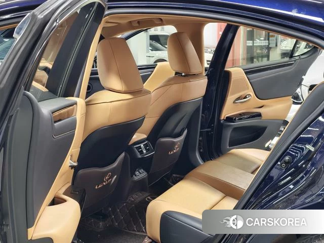 Lexus ES id 4321377 из Китая 9