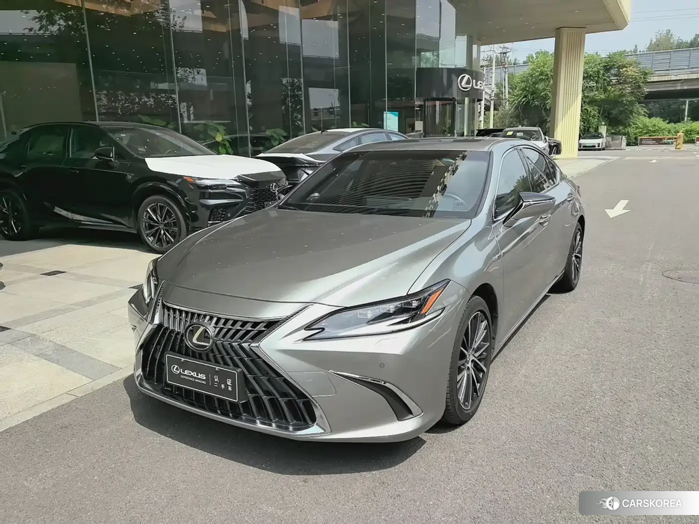 Lexus ES id 4653860 из Китая 8