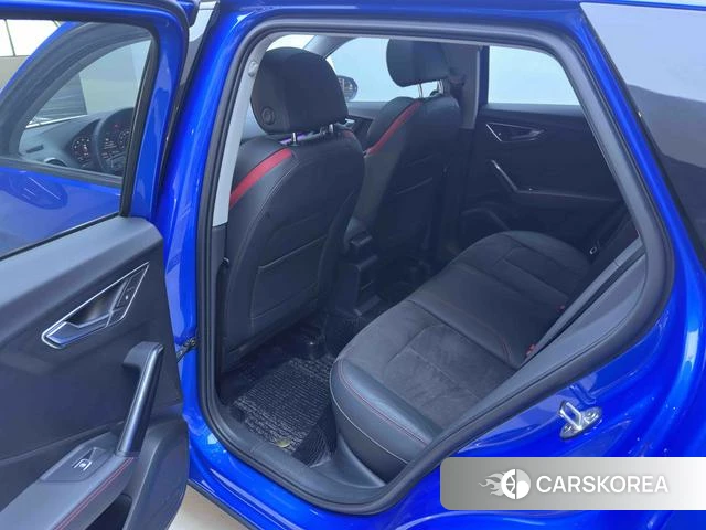 Audi Q2L id 4336096 из Китая 19