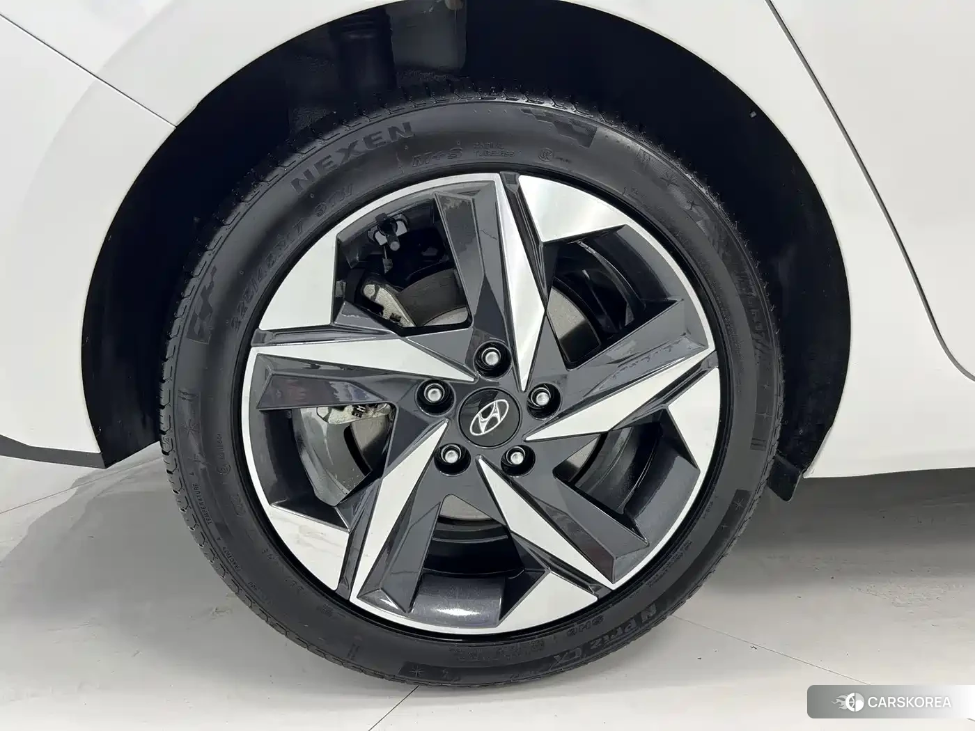 Hyundai Elantra id 4607012 из Китая 17