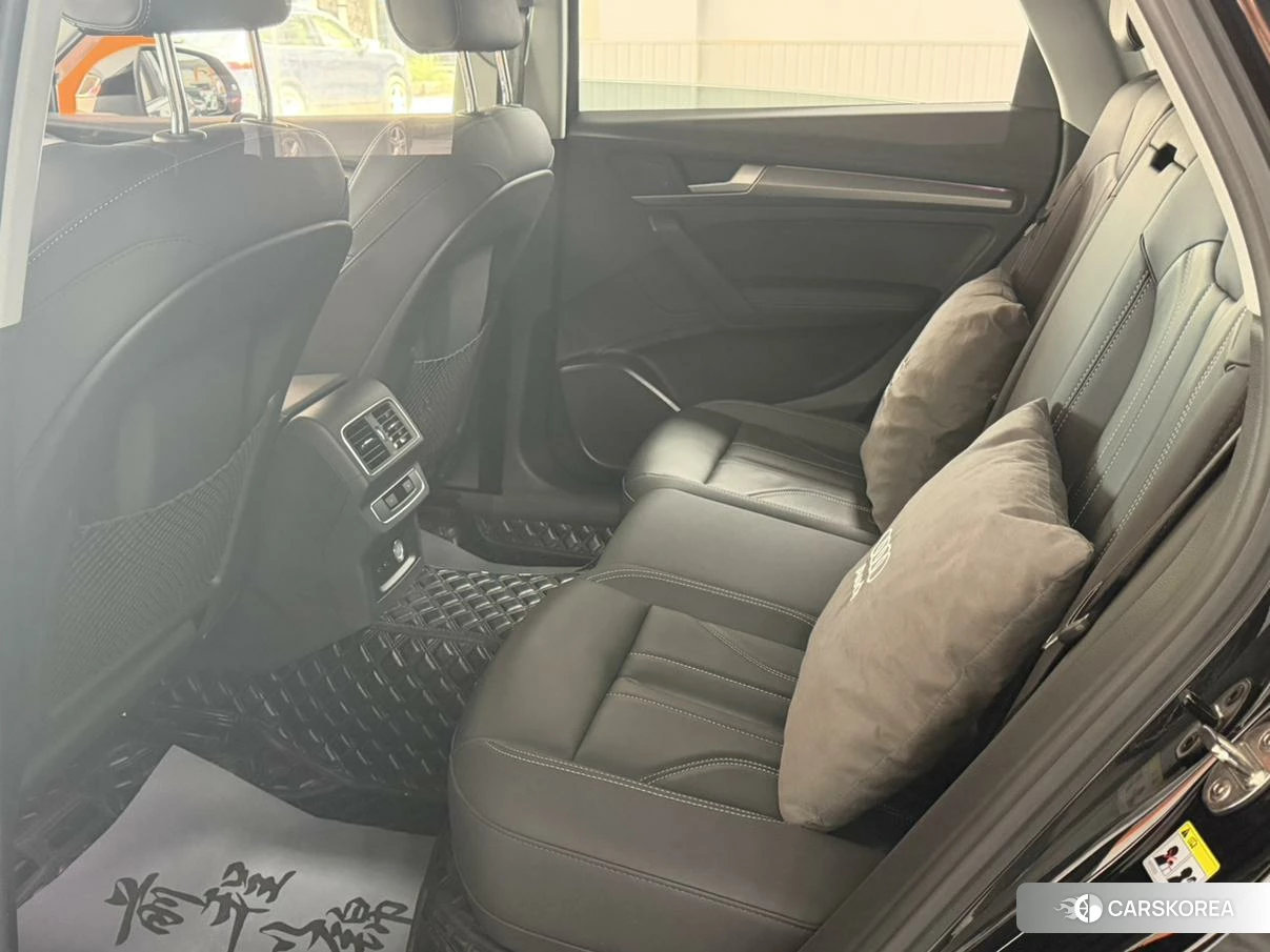 Audi Q5L id 4413260 из Китая 10