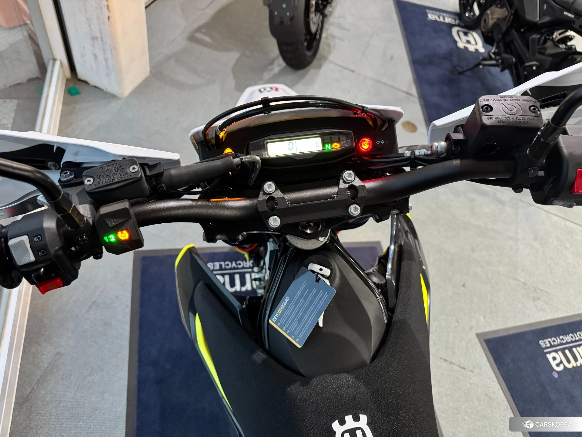 Проданный Husqvarna 701 SUPERMOTO id 4313175 из Японии, фото 8