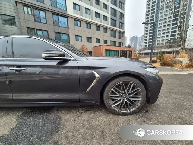 Genesis G70 id 3692925 из Кореи 16