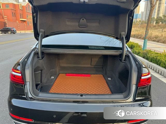 Audi A8 id 4240918 из Китая 10
