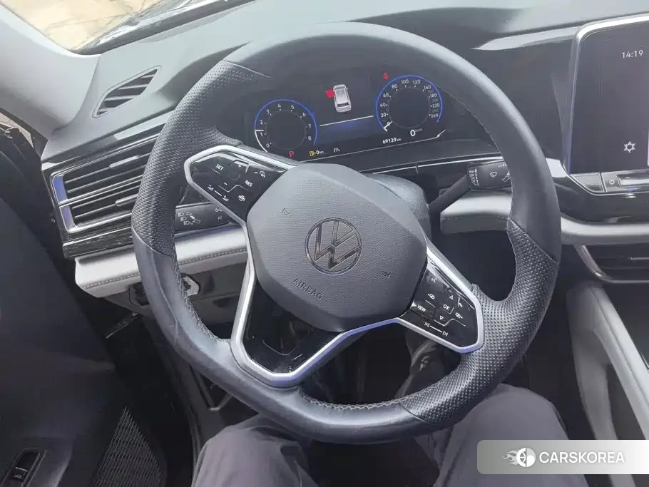 Volkswagen Touareg id 4659726 из Китая 13