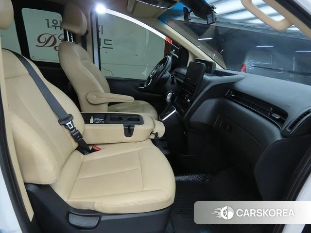 Hyundai Staria id 3842553 из Кореи 17