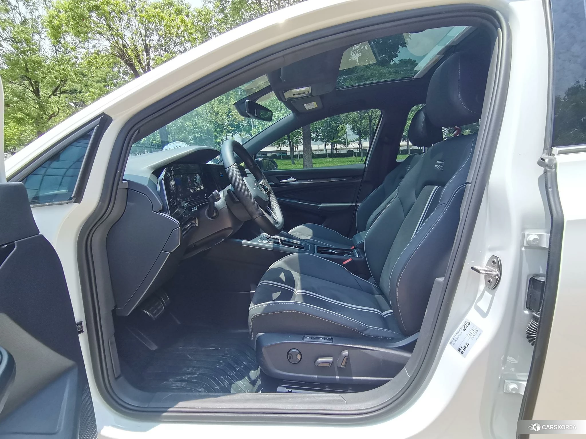 Volkswagen Golf id 4473462 из Китая 14