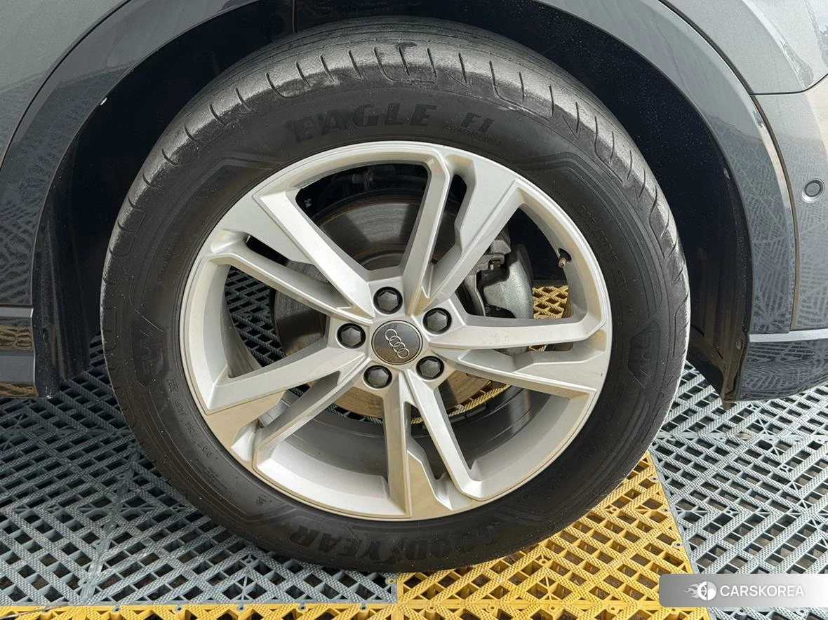 Audi Q3 id 4454056 из Китая 24
