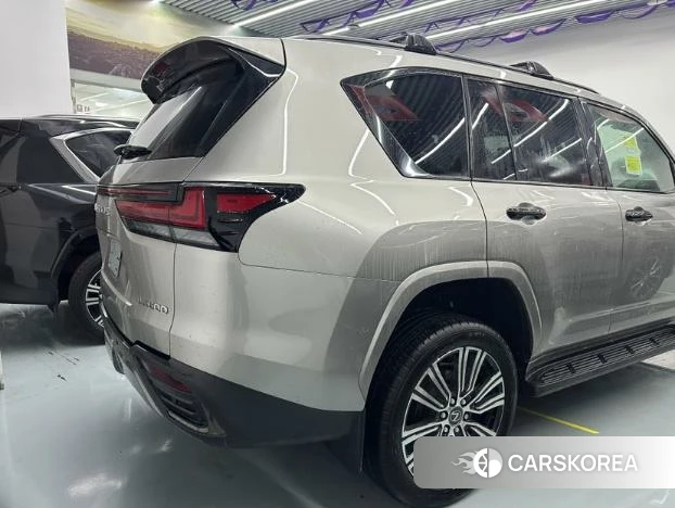 Lexus LX id 4300049 из Китая 8