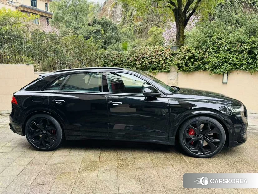 Audi RS Q8 id 4498498 из Китая 12
